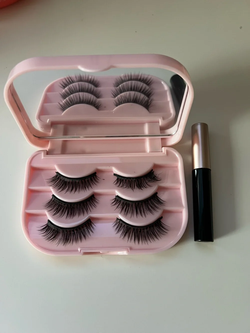 Magnetic Lashes w/ Eyeliner